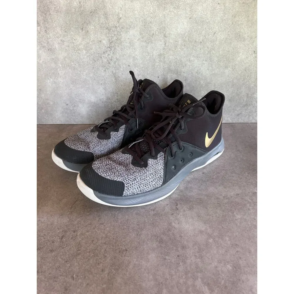 NIKE Air Versitile III mid top basket ball shoes athletic sneakers black/gray 11